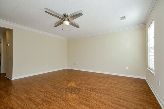 Building Photo - Modern 3/2 with Serene Pond Views in Dunes West