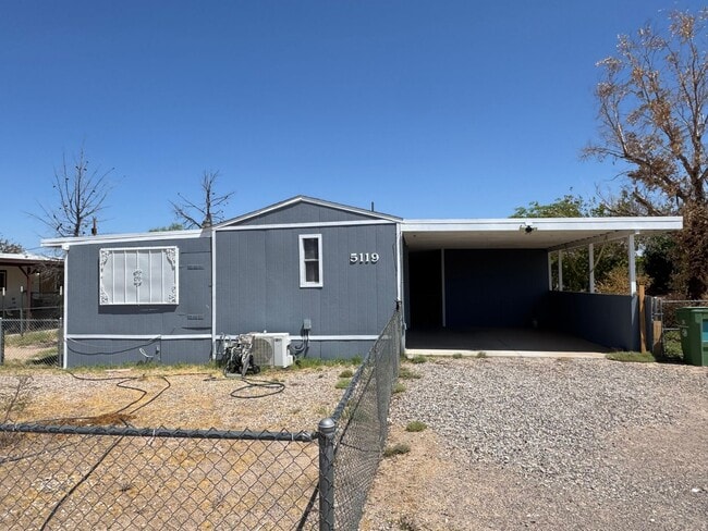 Building Photo - 5119 Mesa Dr