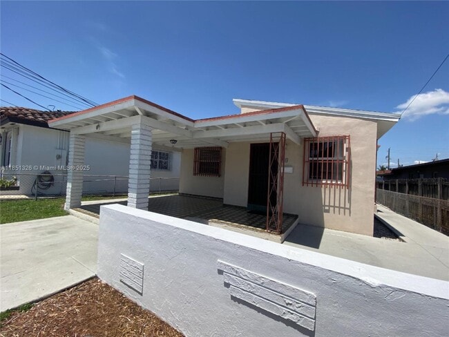 Foto del edificio - 80 NW 60th Ct