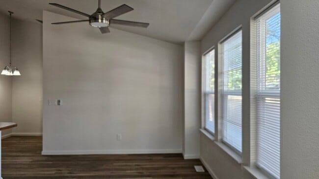 Building Photo - Delaware Duplex