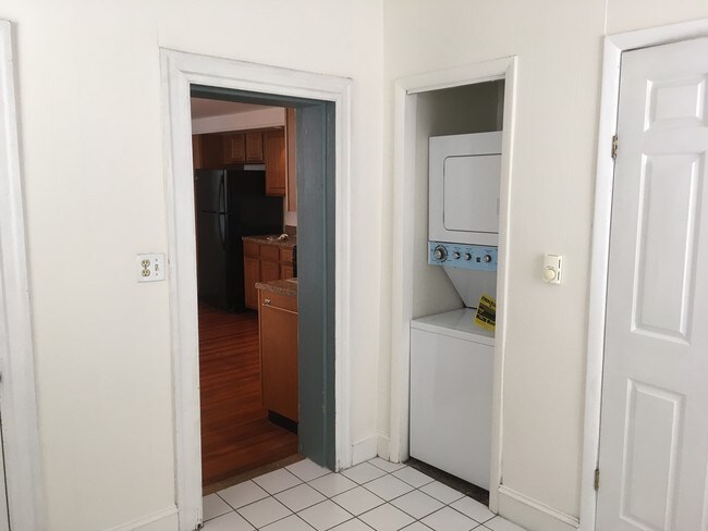 laundry - 1436 William St