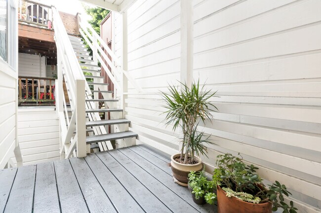 Building Photo - 997 14th St