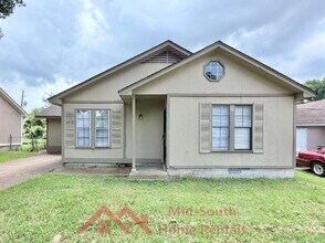 Building Photo - 4505 Villagreen Dr