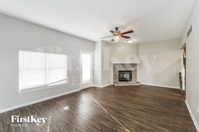 Building Photo - 1611 Cooper Dr