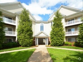 Building Photo - 623 Wyndhurst Dr