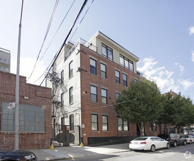 Foto principal - 364 Manhattan Ave