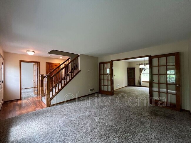 Foto del edificio - 440 Taylor Ave