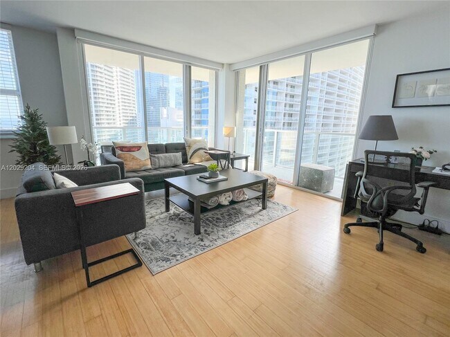Foto del edificio - 1155 Brickell Bay Dr