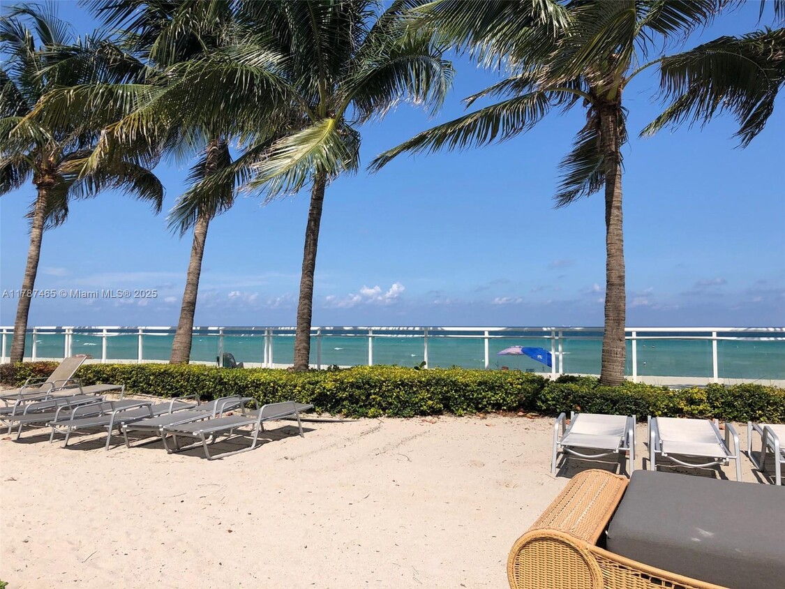 Primary Photo - 3001 S Ocean Dr