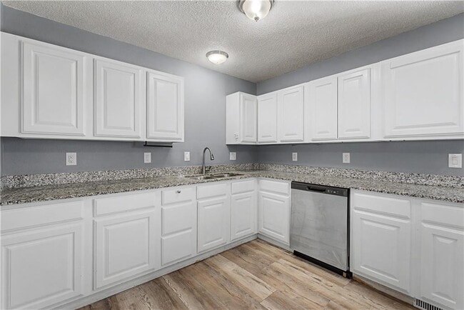 Foto del edificio - 348 N 14th St