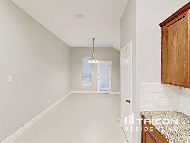 Foto del edificio - 1473 Eagle Nest Dr