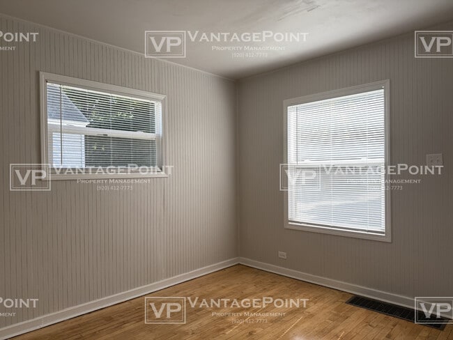 Foto del edificio - 1473 E Mason St