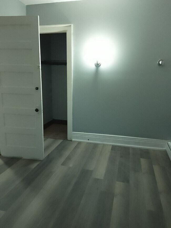 Building Photo - Charming 3BR,1 bath apartment in Buffalo