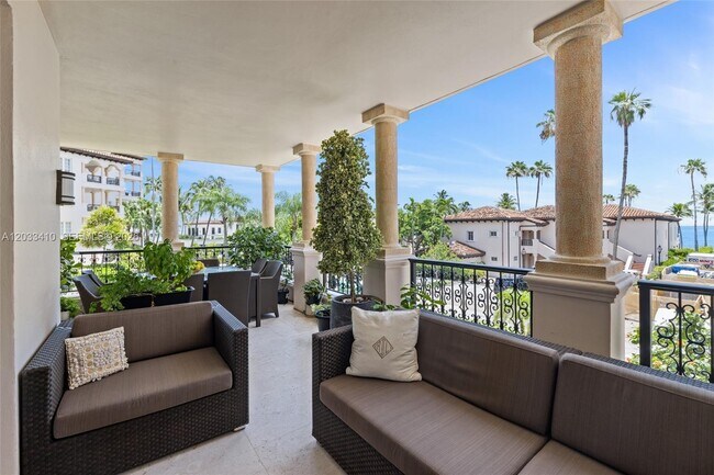 Foto del edificio - 19122 Fisher Island Dr