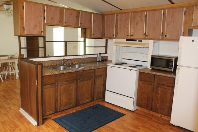 Foto del edificio - 6374 SE Farm Rd