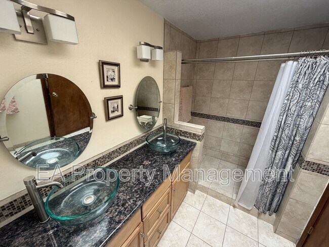 Foto del edificio - 4904 Purcell Dr NE