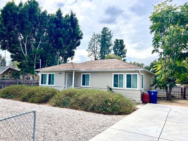 Building Photo - 7029 Yolanda Ave