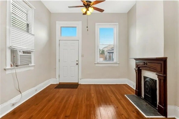 living room - 2758 Orleans Ave