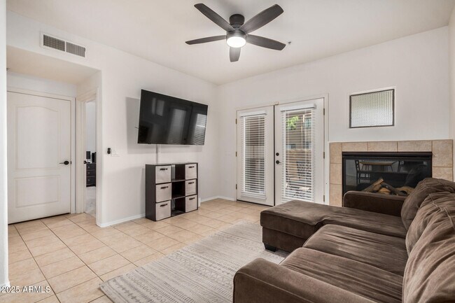 Foto del edificio - 4200 N 82nd St