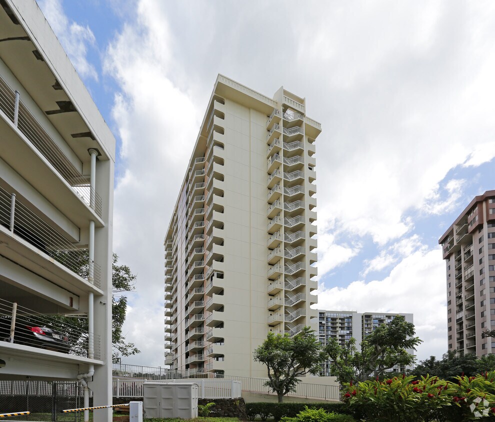 The Highlander Apartments in Aiea, HI