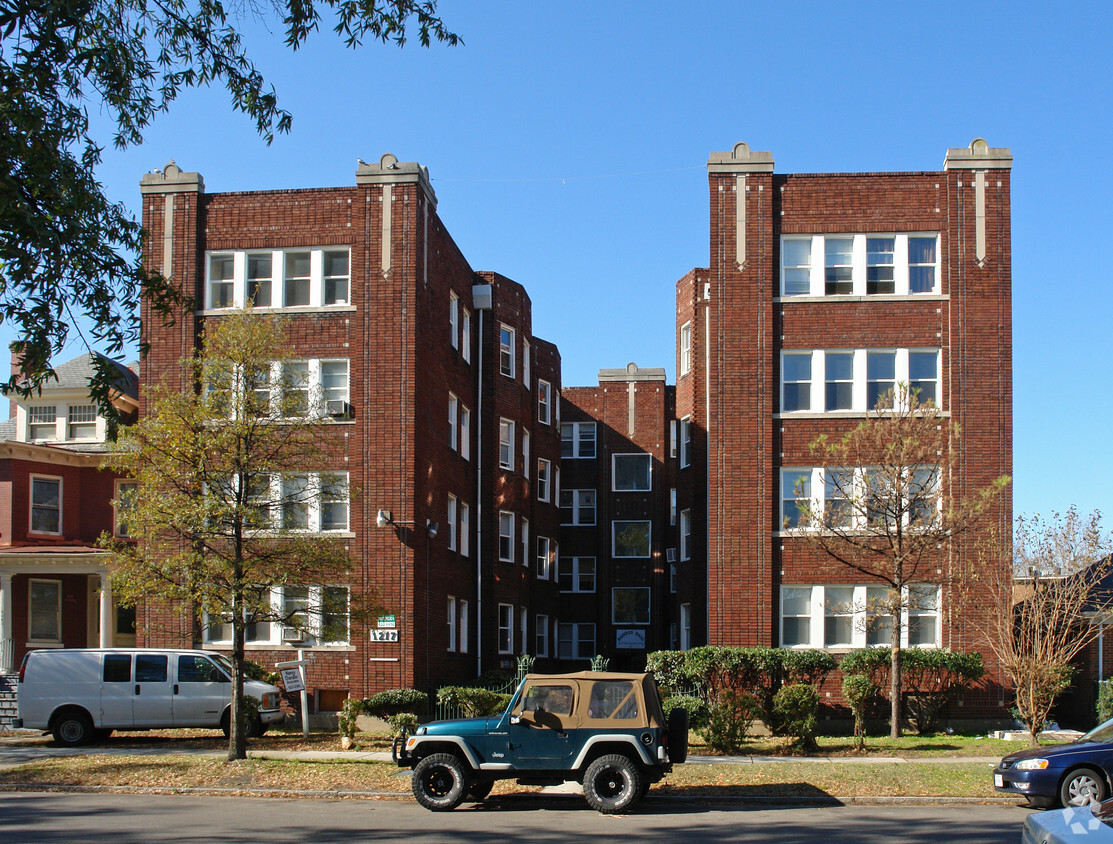 Haddon Hall - Colonial Lofts