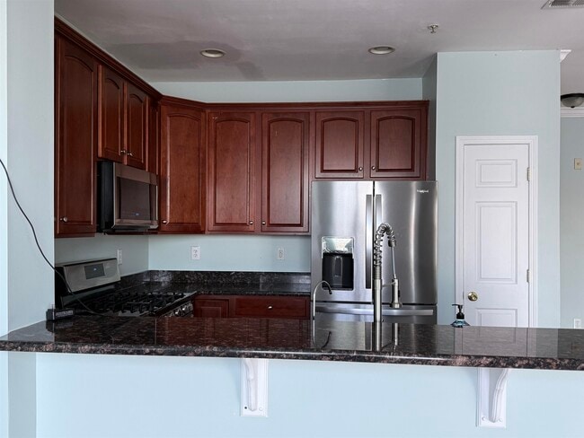 Foto del edificio - 76 Lyon Ct