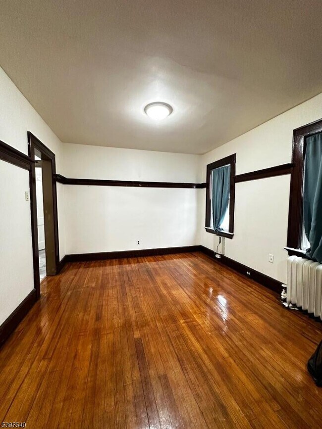 Building Photo - 40 Linden Ave