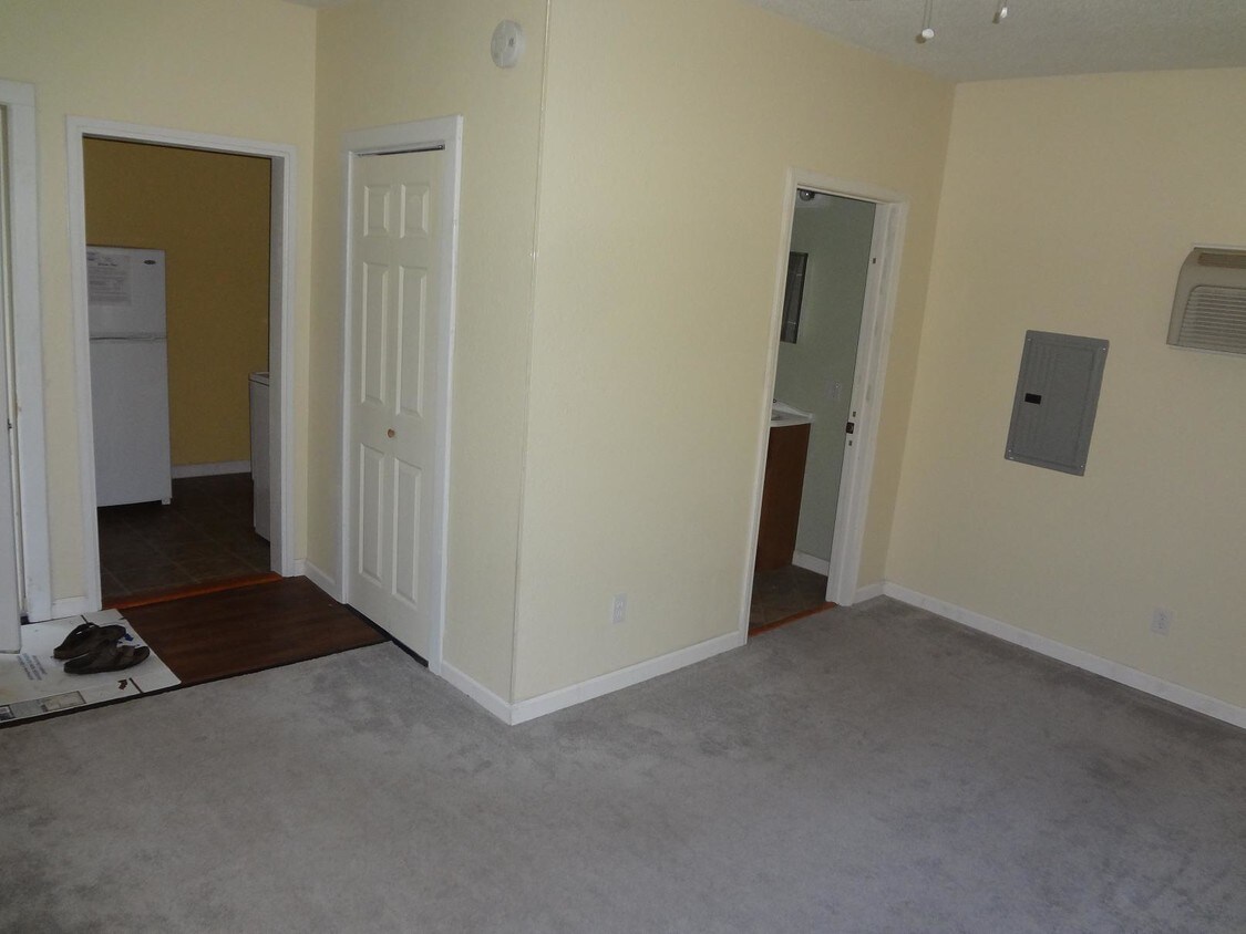 Foto principal - 106 Burch St