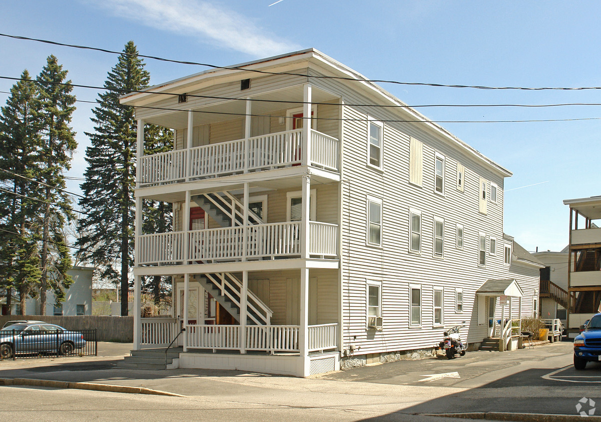 Primary Photo - Red Oak Apartments