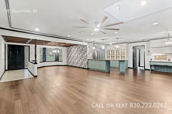 Foto del edificio - 28160 Windwood Dr E