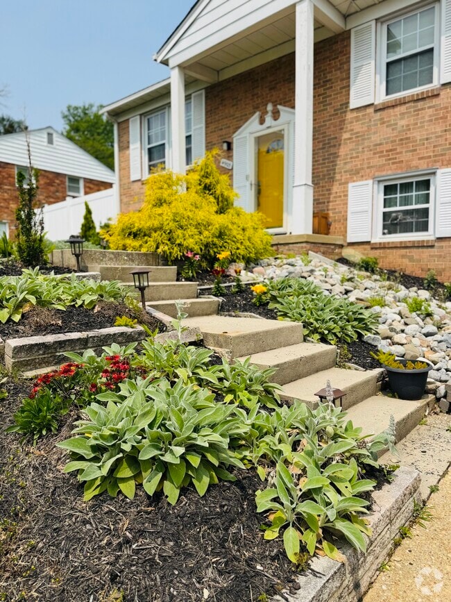 Building Photo - 4903 Ashford Dr