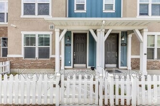 Building Photo - 1044 W Painted Horse Ln