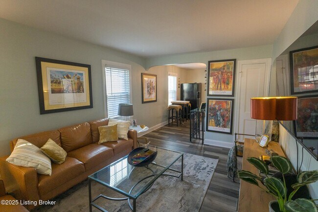 Foto del edificio - 720 Gheens Ave