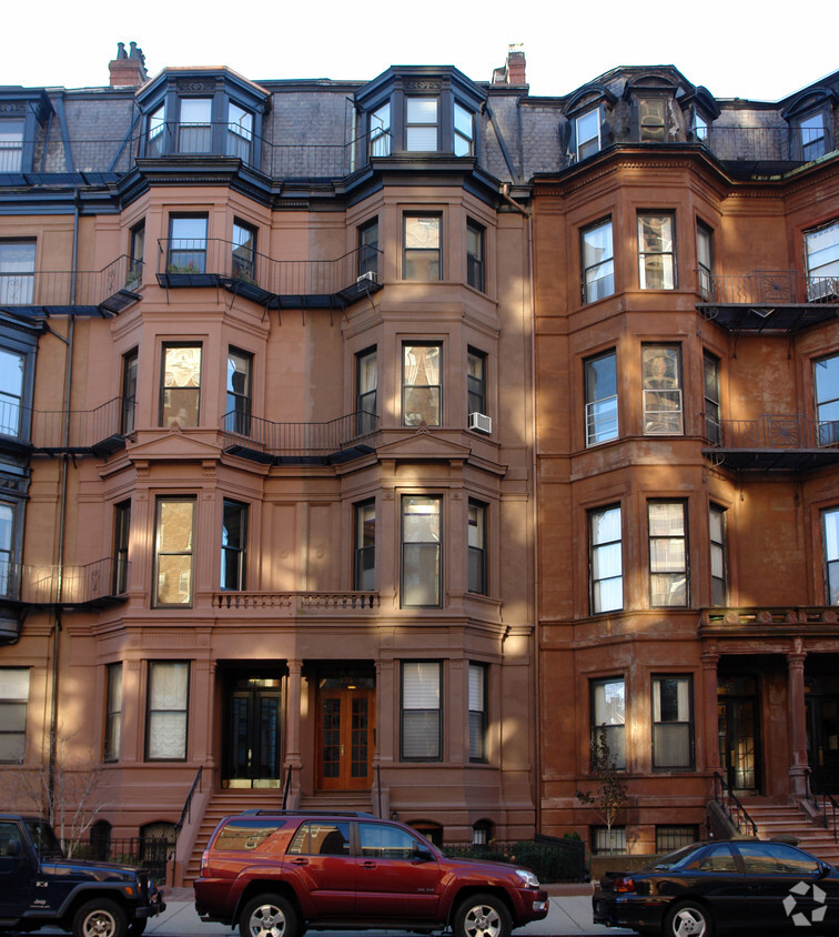 Building Photo - 195 Beacon St