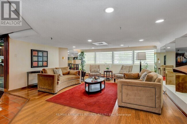 Photo du bâtiment - 415-1415 Greenview Ave
