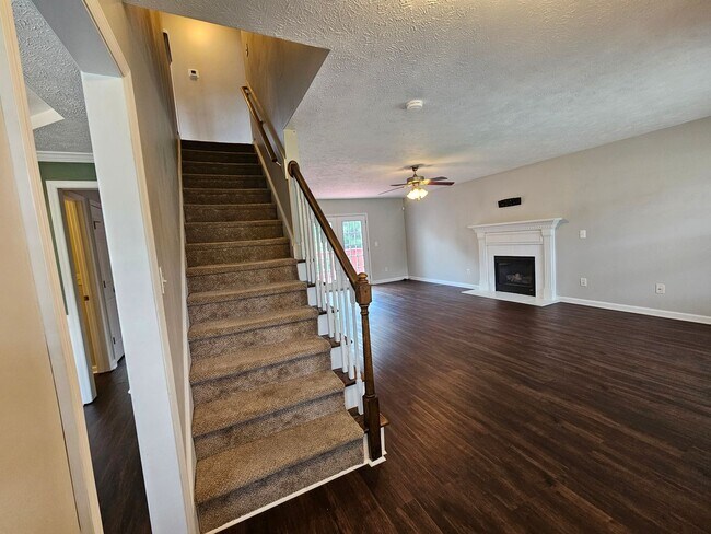 Foto del edificio - NEW LISTING!!!!!