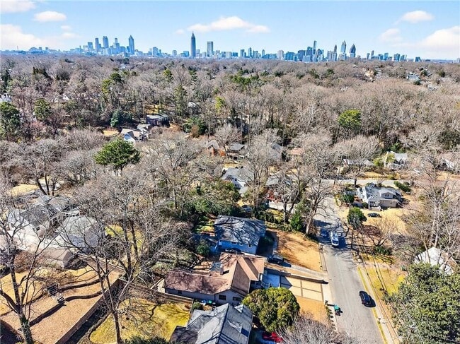 Building Photo - 1319 Chalmette Dr NE