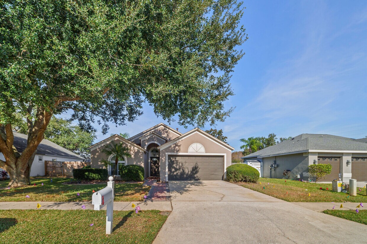 Photo - 24407 Rolling View Ct (Lutz, FL)
