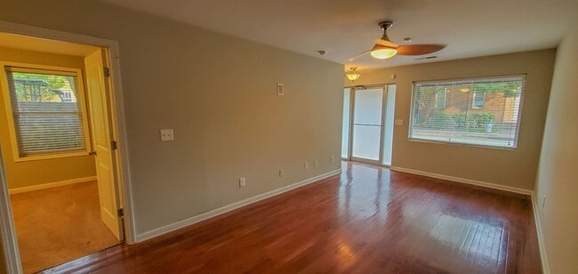 Foto del edificio - Live in a Legend! Historic 4-Bed/2.5-Bath ...