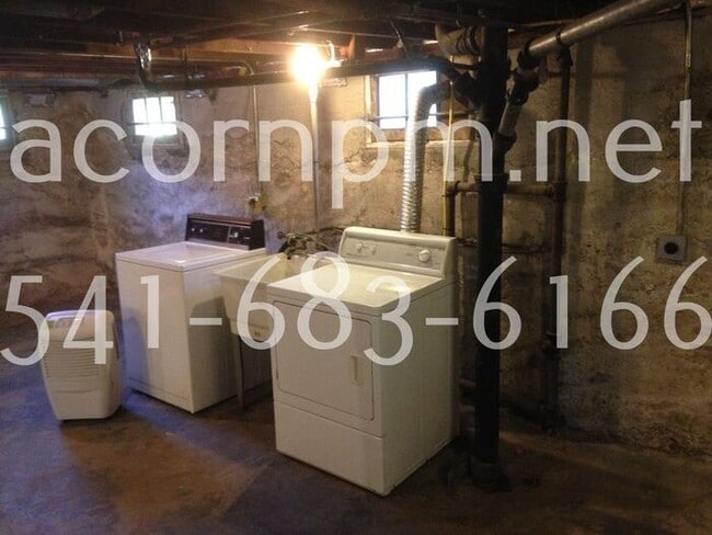 Building Photo - Richmond Neighborhood ~ Charming 2 BR/1 Ba...