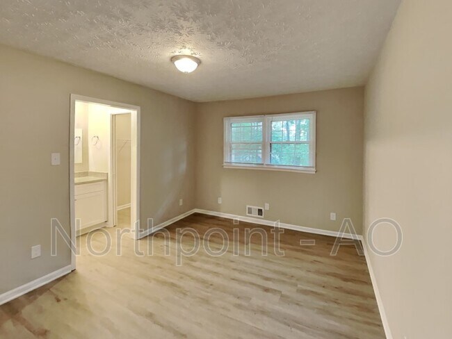 Building Photo - 6099 Labama Dr