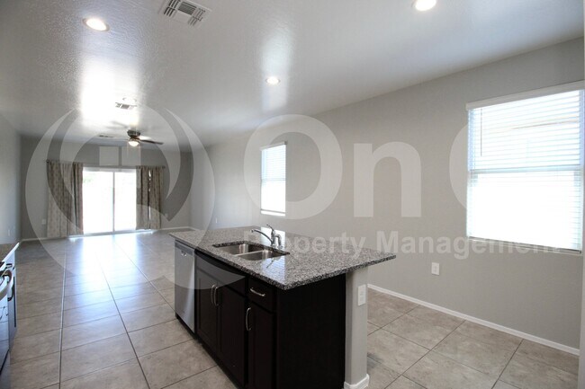 Foto del edificio - 35408 W San Alvarez Ave