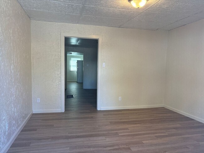 Foto del edificio - Future Rental! Semi-detached 2 bedroom 1 B...