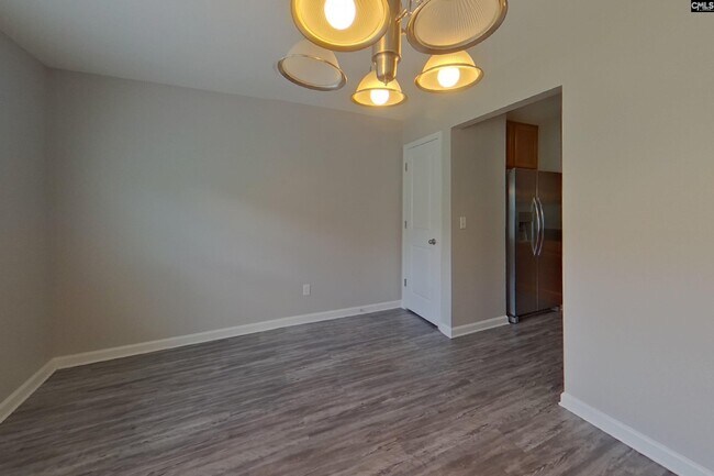 Foto del edificio - 304 Longfellows Ln