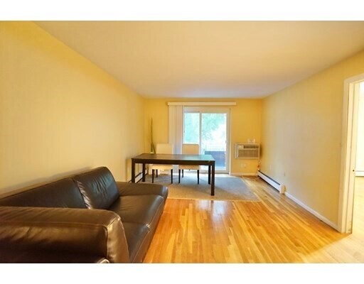 Foto del edificio - 95 Maple St