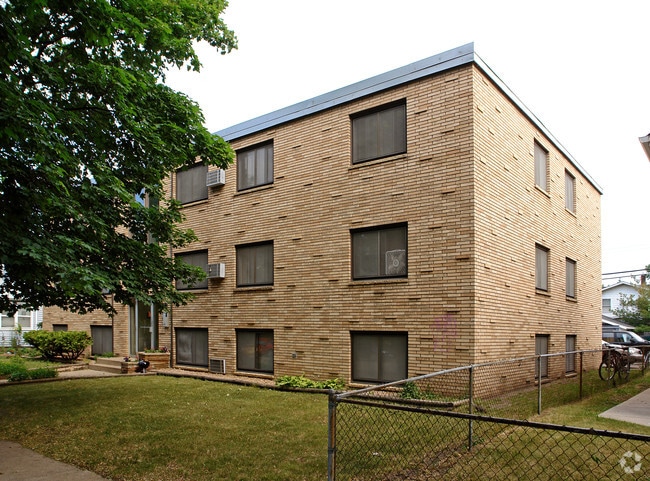 Building Photo - 1547 Wynne Ave