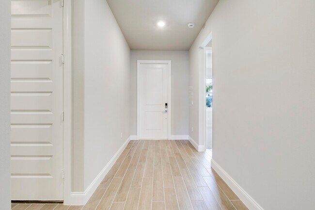 Building Photo - 8990 Dahlia Cir