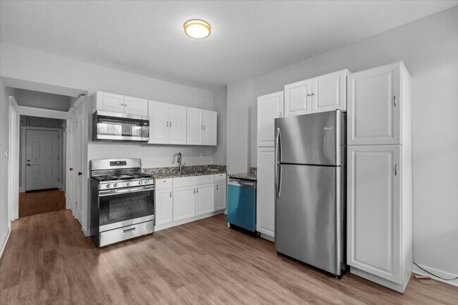 Foto del edificio - 3649 W Montrose Ave
