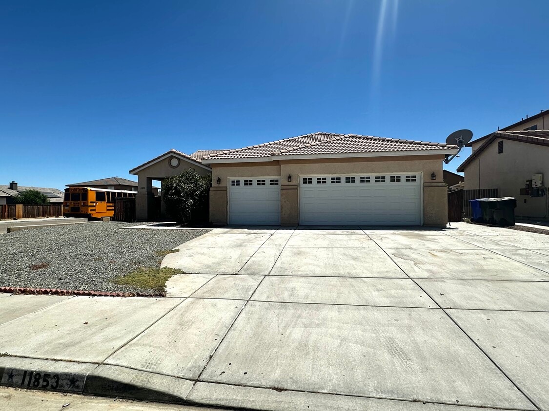 11853 Dellwood Rd, Victorville, CA 92392 House Rental in Victorville
