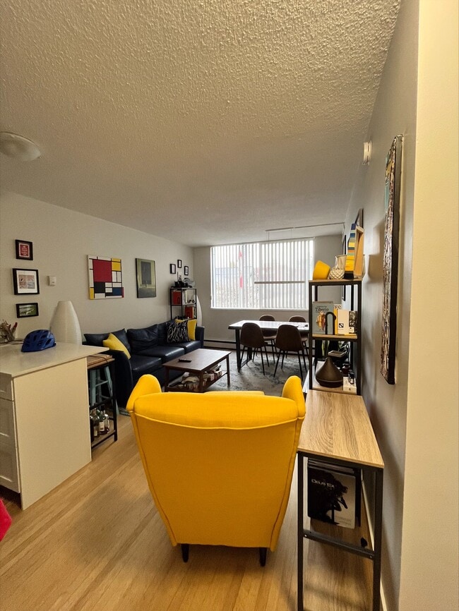 Building Photo - Breakers